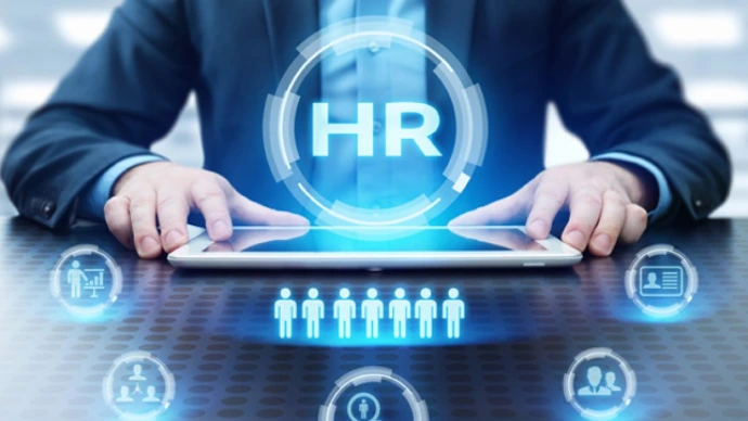لماذا تتجه الشركات السعودية لأنظمة HR السحابية؟